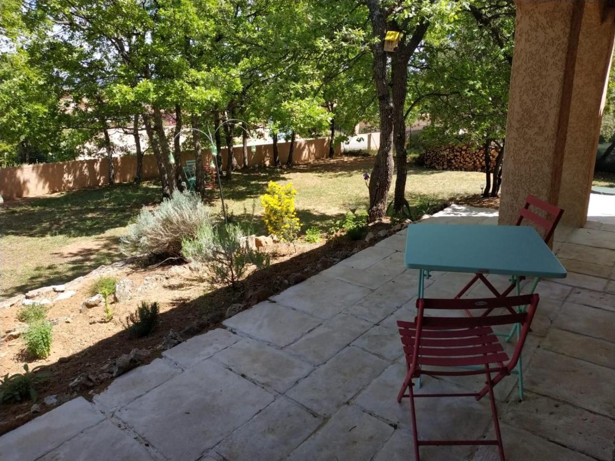 Lou Pebre D'Ai Bed & Breakfast Régusse Екстериор снимка