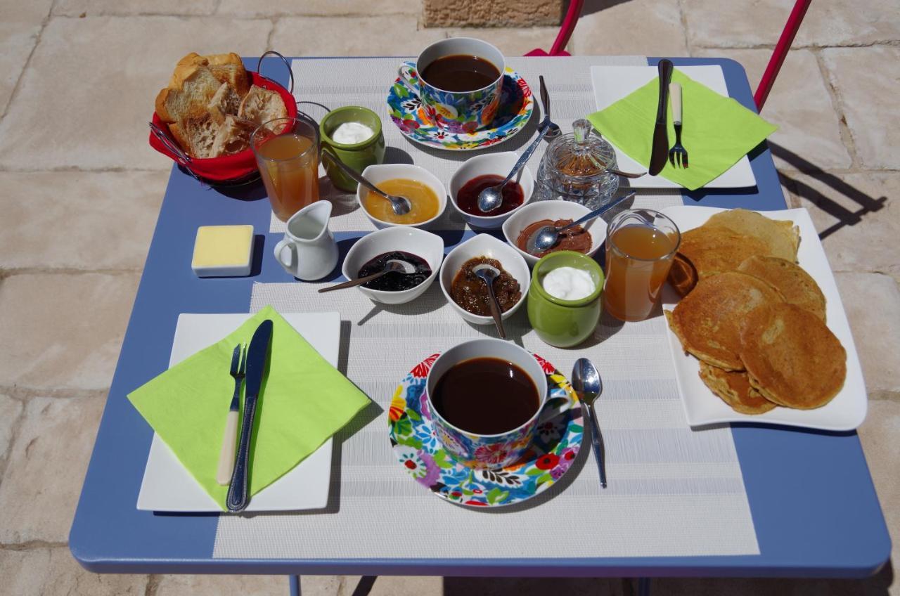 Lou Pebre D'Ai Bed & Breakfast Régusse Екстериор снимка